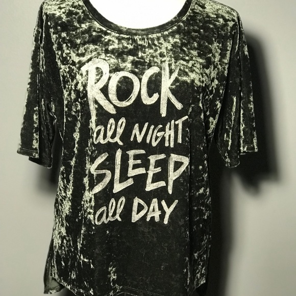 blouses - Picture 2 of 8